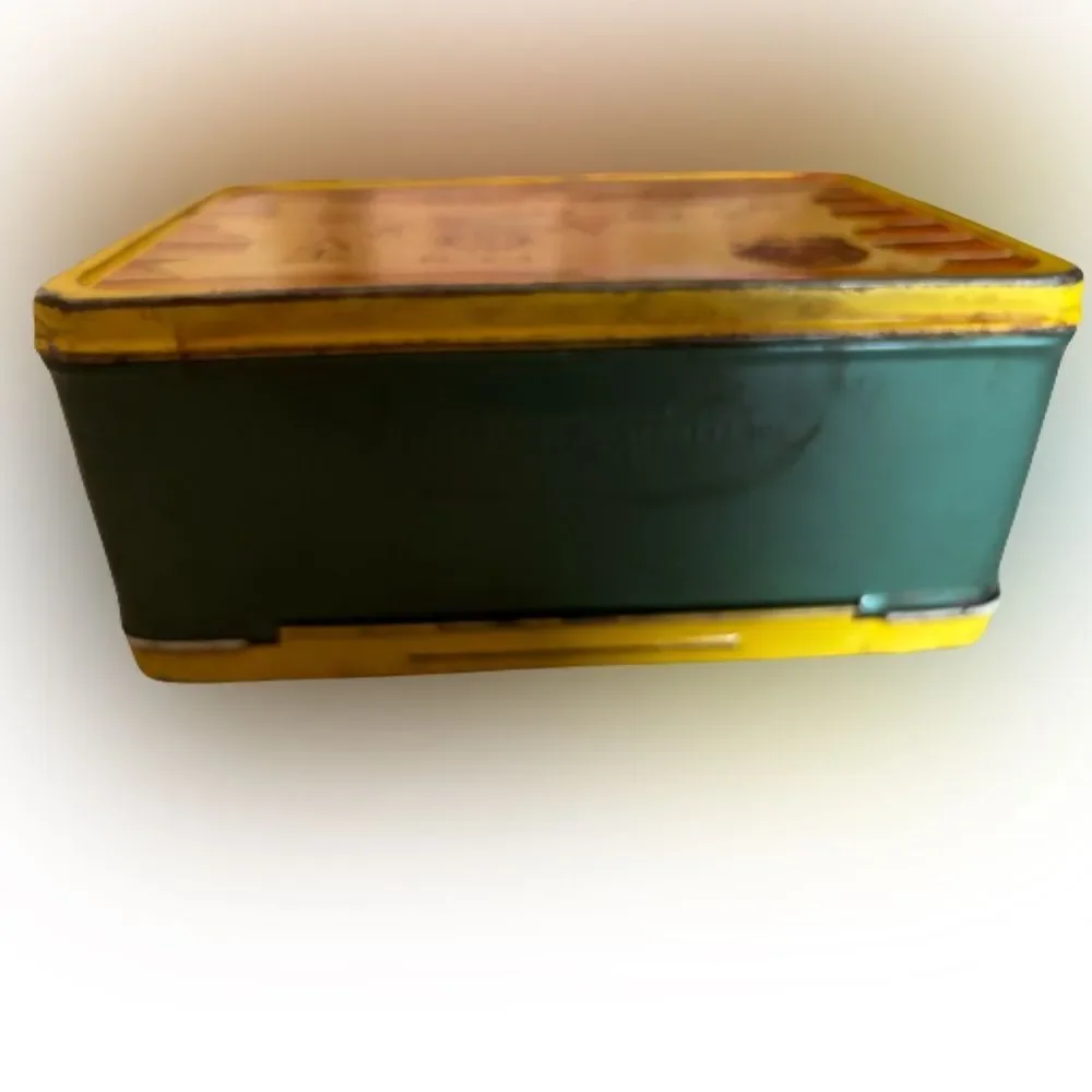 Roy Rogers and Dale Evan’s 1950s Double R Bar Ranch Lunch Box, Fair Condition
